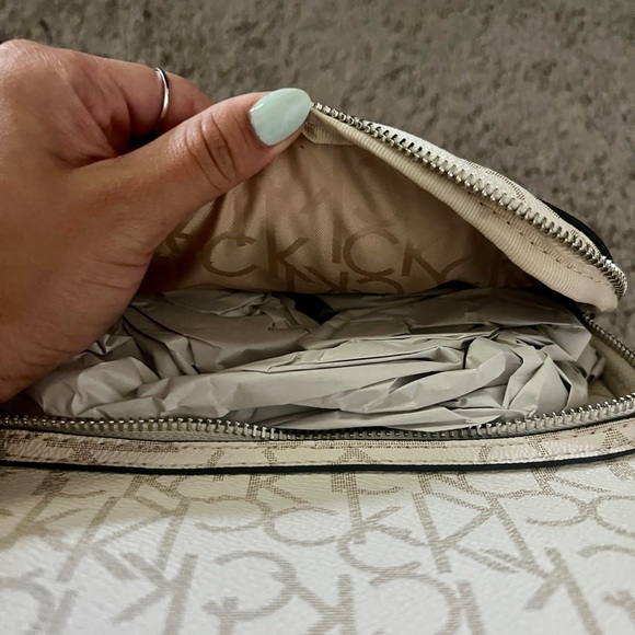 NWT Calvin Klein Logo Backpack Medium - Picture 10 of 10